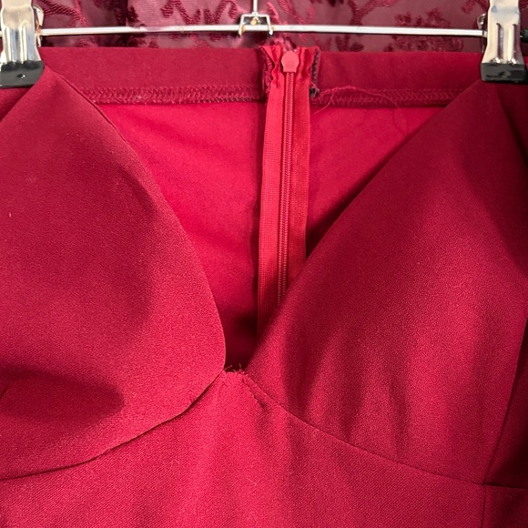 Elegant Red Women's Long sleeve Plunging Neckline Mini Dress Size X-Large - Picture 4 of 6